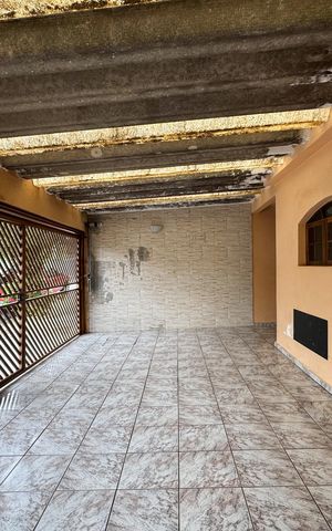 Casa à venda com 180m², 3 quartos e 2 vagas Casa à venda com 180m², 3 quartos e 2 vagasGaragem