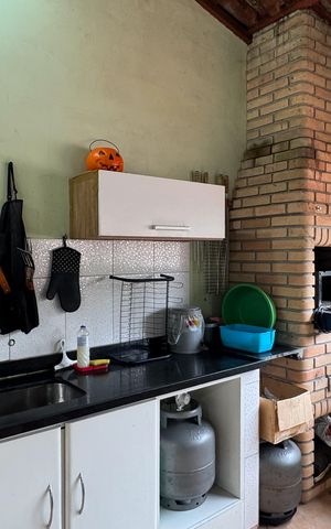 Casa à venda com 180m², 3 quartos e 2 vagas Casa à venda com 180m², 3 quartos e 2 vagasÁrea gourmet