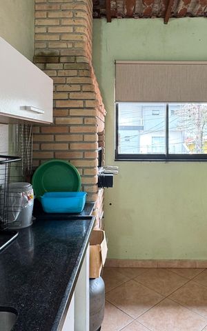 Casa à venda com 180m², 3 quartos e 2 vagas Casa à venda com 180m², 3 quartos e 2 vagasÁrea gourmet