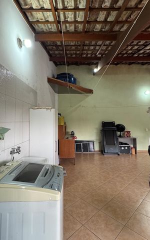 Casa à venda com 180m², 3 quartos e 2 vagas Casa à venda com 180m², 3 quartos e 2 vagasÁrea de Serviço