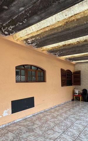 Casa à venda com 180m², 3 quartos e 2 vagas Casa à venda com 180m², 3 quartos e 2 vagasGaragem