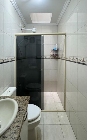 Casa à venda com 180m², 3 quartos e 2 vagas Casa à venda com 180m², 3 quartos e 2 vagasBanheiro - Suíte