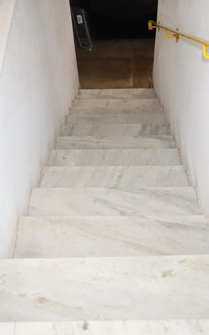 Casa para alugar com 70m², 2 quartos e 1 vagaEscadas