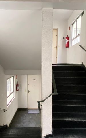 Apartamento para alugar com 45m², 2 quartos e 1 vagaHall de entrada