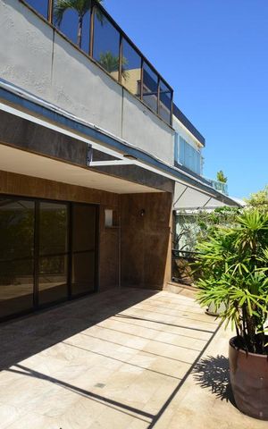 Apartamento para alugar com 270m², 3 quartos e 2 vagasVaranda