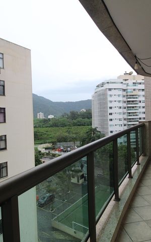 Apartamento à venda com 69m², 2 quartos e 1 vagaSala - Varanda