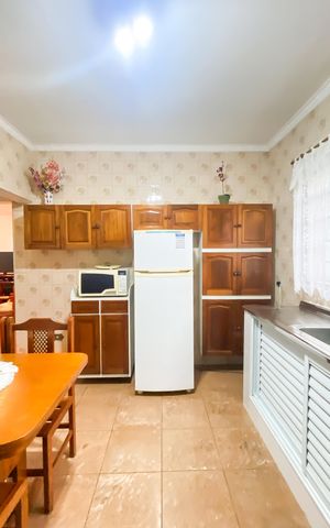 Casa à venda com 297m², 4 quartos e 4 vagas Casa à venda com 297m², 4 quartos e 4 vagasCozinha
