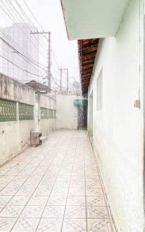 Casa à venda com 297m², 4 quartos e 4 vagas Casa à venda com 297m², 4 quartos e 4 vagasQuintal