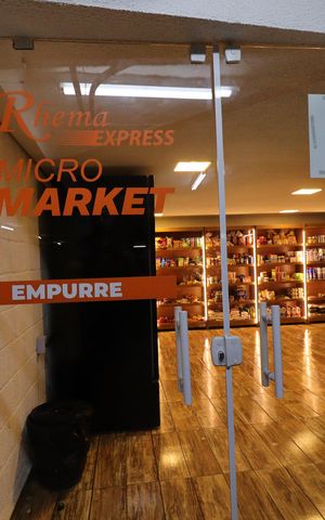 Apartamento à venda com 75m², 3 quartos e 2 vagasÁrea comum - Mercado