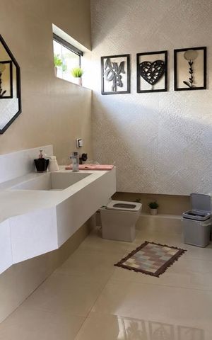 Casa de condomínio para alugar com 335m², 4 quartos e 3 vagas Casa de condomínio para alugar com 335m², 4 quartos e 3 vagasBanheiro