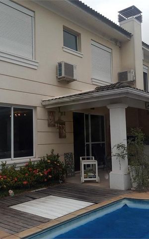 Casa de condomínio à venda com 236m², 3 quartos e 3 vagas