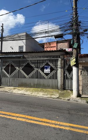Casa para alugar com 90m², 3 quartos e 1 vaga Casa para alugar com 90m², 3 quartos e 1 vagaFachada