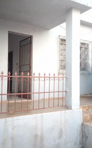 Casa à venda com 360m², 2 quartos e 1 vaga Casa à venda com 360m², 2 quartos e 1 vagaVaranda da Entrada