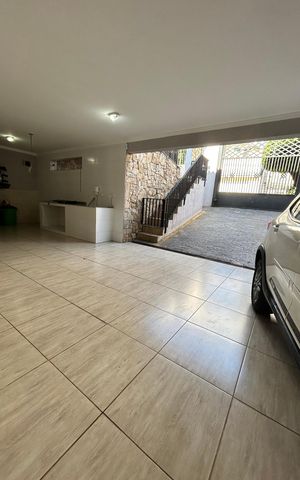 Casa para alugar com 320m², 3 quartos e 3 vagas Casa para alugar com 320m², 3 quartos e 3 vagasÁrea externa