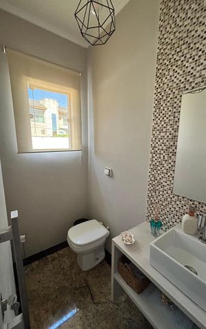 Casa para alugar com 320m², 3 quartos e 3 vagas Casa para alugar com 320m², 3 quartos e 3 vagasBanheiro