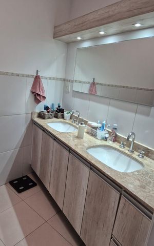 Casa para alugar com 320m², 3 quartos e 3 vagas Casa para alugar com 320m², 3 quartos e 3 vagasBanheiro