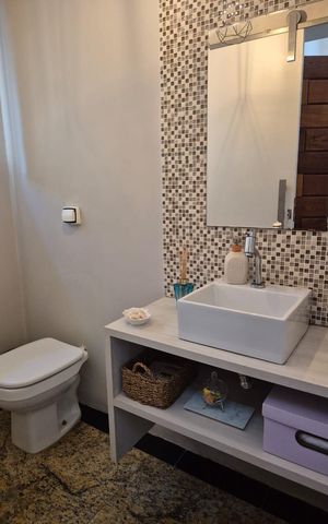 Casa para alugar com 320m², 3 quartos e 3 vagas Casa para alugar com 320m², 3 quartos e 3 vagasBanheiro