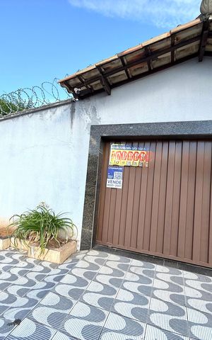 Casa à venda com 200m², 3 quartos e 2 vagasFachada