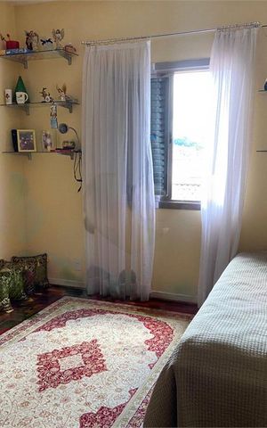 Casa à venda com 220m², 4 quartos e 3 vagas