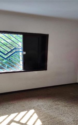 Casa à venda com 255m², 3 quartos e 4 vagas