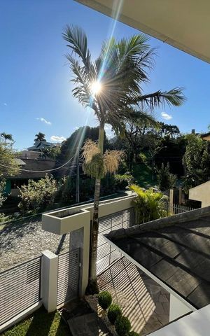 Casa à venda com 202m², 4 quartos e 2 vagas