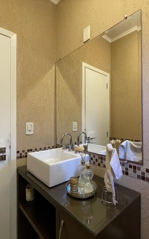 Casa à venda com 202m², 4 quartos e 2 vagas
