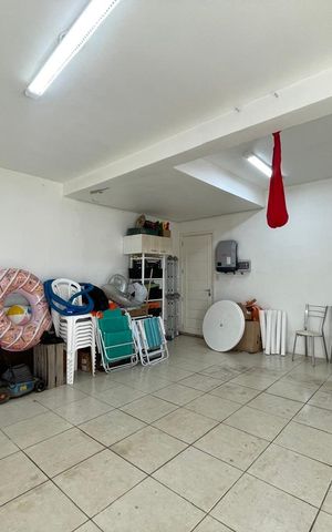 Casa à venda com 202m², 4 quartos e 2 vagas
