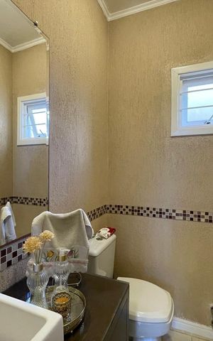 Casa à venda com 202m², 4 quartos e 2 vagas