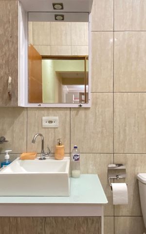 Casa à venda com 200m², 3 quartos e 2 vagasBanheiro 2