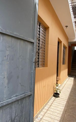 Casa à venda com 200m², 3 quartos e 2 vagasÁrea externa - Corredor
