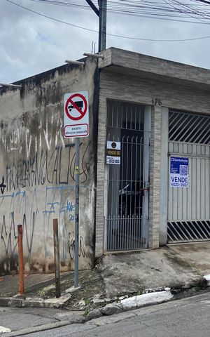 Casa à venda com 200m², 3 quartos e 2 vagasFachada