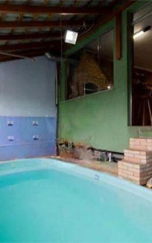 Casa à venda com 410m², 3 quartos e 8 vagas