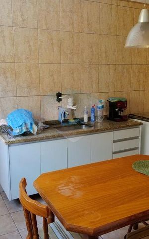 Casa à venda com 298m², 5 quartos e 6 vagas
