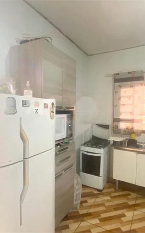 Casa à venda com 33m², 2 quartos e 1 vaga