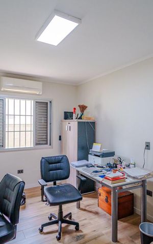 Casa à venda com 150m², 3 quartos e 4 vagas Casa à venda com 150m², 3 quartos e 4 vagasQuarto 2