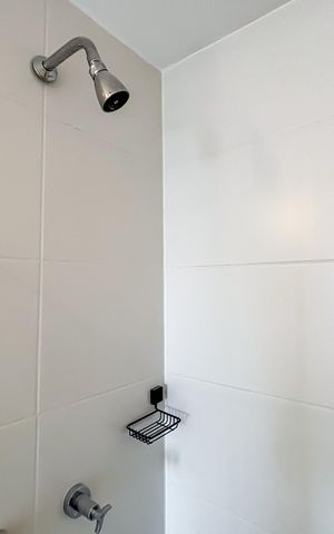 Apartamento para alugar com 72m², 2 quartos e 1 vaga Apartamento para alugar com 72m², 2 quartos e 1 vagaBanheiro social