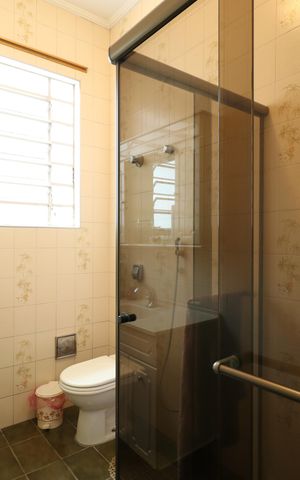Casa à venda com 400m², 3 quartos e 8 vagasBanheiro 