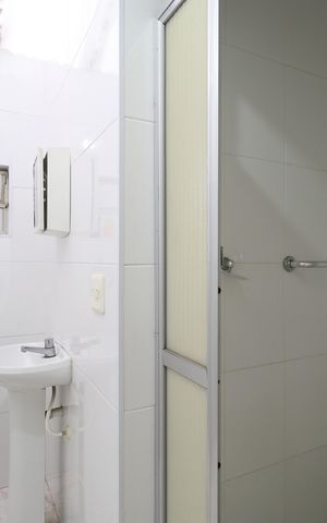 Casa à venda com 400m², 3 quartos e 8 vagasBanheiro de serviço 