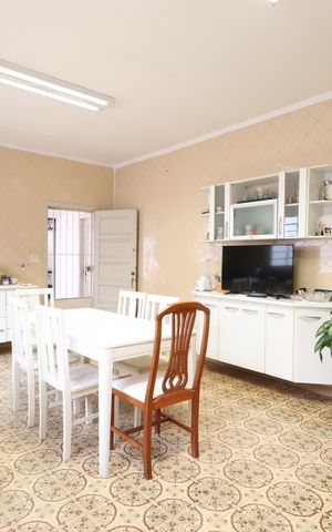 Casa à venda com 400m², 3 quartos e 8 vagasCozinha 