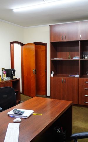 Casa à venda com 260m², 5 quartos e 5 vagasSala 8