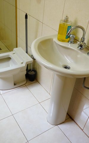Casa à venda com 260m², 5 quartos e 5 vagasBanheiro 2
