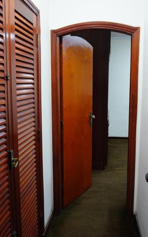 Casa à venda com 260m², 5 quartos e 5 vagasSala 7