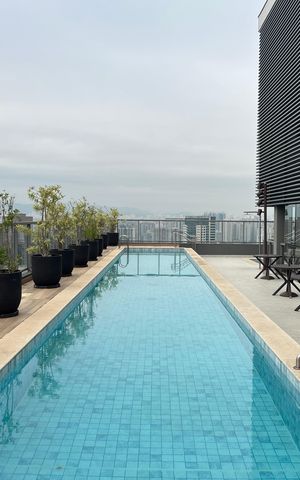 Apartamento à venda com 103m², 3 quartos e 2 vagas Apartamento à venda com 103m², 3 quartos e 2 vagasÁrea comum - Piscina