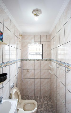 Casa à venda com 192m², 2 quartos e 1 vagaBanheiro