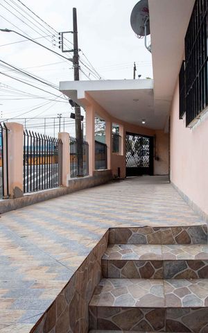 Casa à venda com 192m², 2 quartos e 1 vagaQuintal