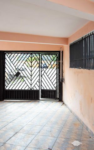 Casa à venda com 192m², 2 quartos e 1 vagaGaragem