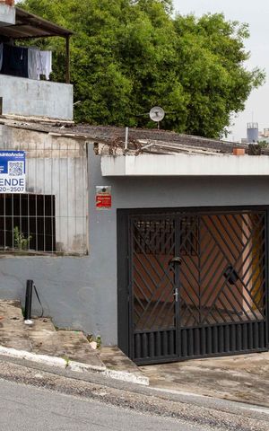 Casa à venda com 192m², 2 quartos e 1 vagaFachada