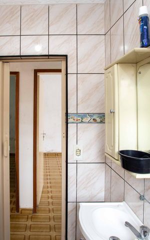 Casa à venda com 192m², 2 quartos e 1 vagaBanheiro