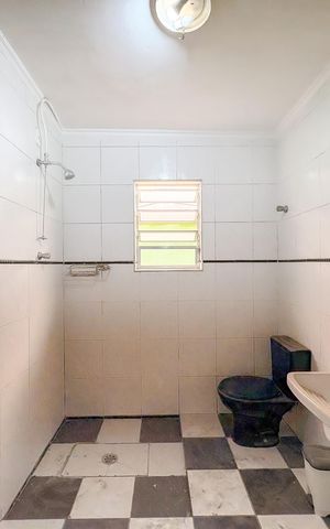 Casa para alugar com 80m², 2 quartos e 1 vaga Casa para alugar com 80m², 2 quartos e 1 vagaBanheiro/ lavanderia