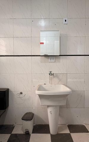 Casa para alugar com 80m², 2 quartos e 1 vaga Casa para alugar com 80m², 2 quartos e 1 vagaBanheiro/ lavanderia
